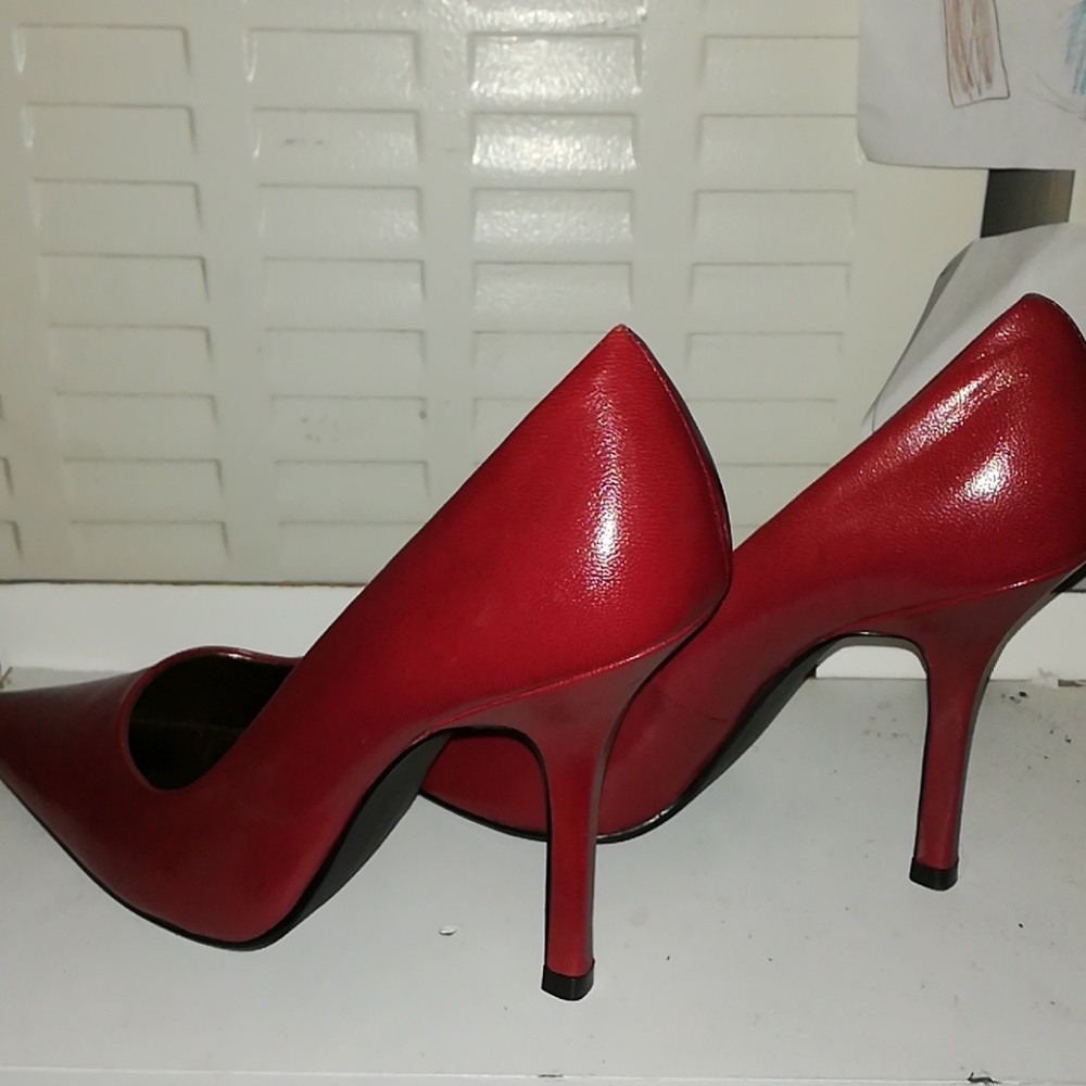 Heels - Picture 4 of 4